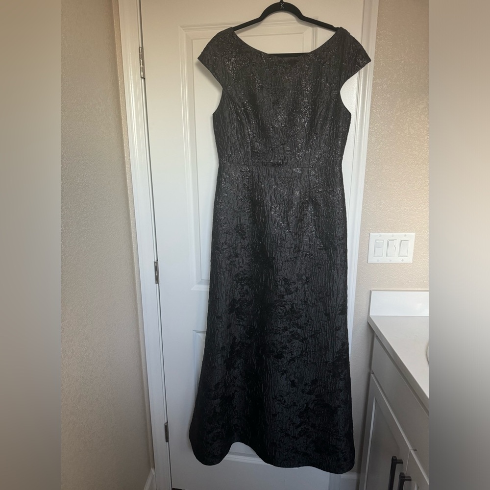 Vera Wang Boatneck Gown